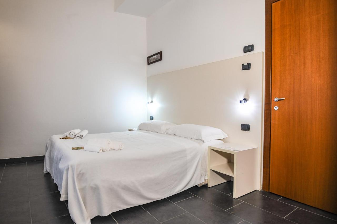 Zen Hotel Ферара Екстериор снимка
