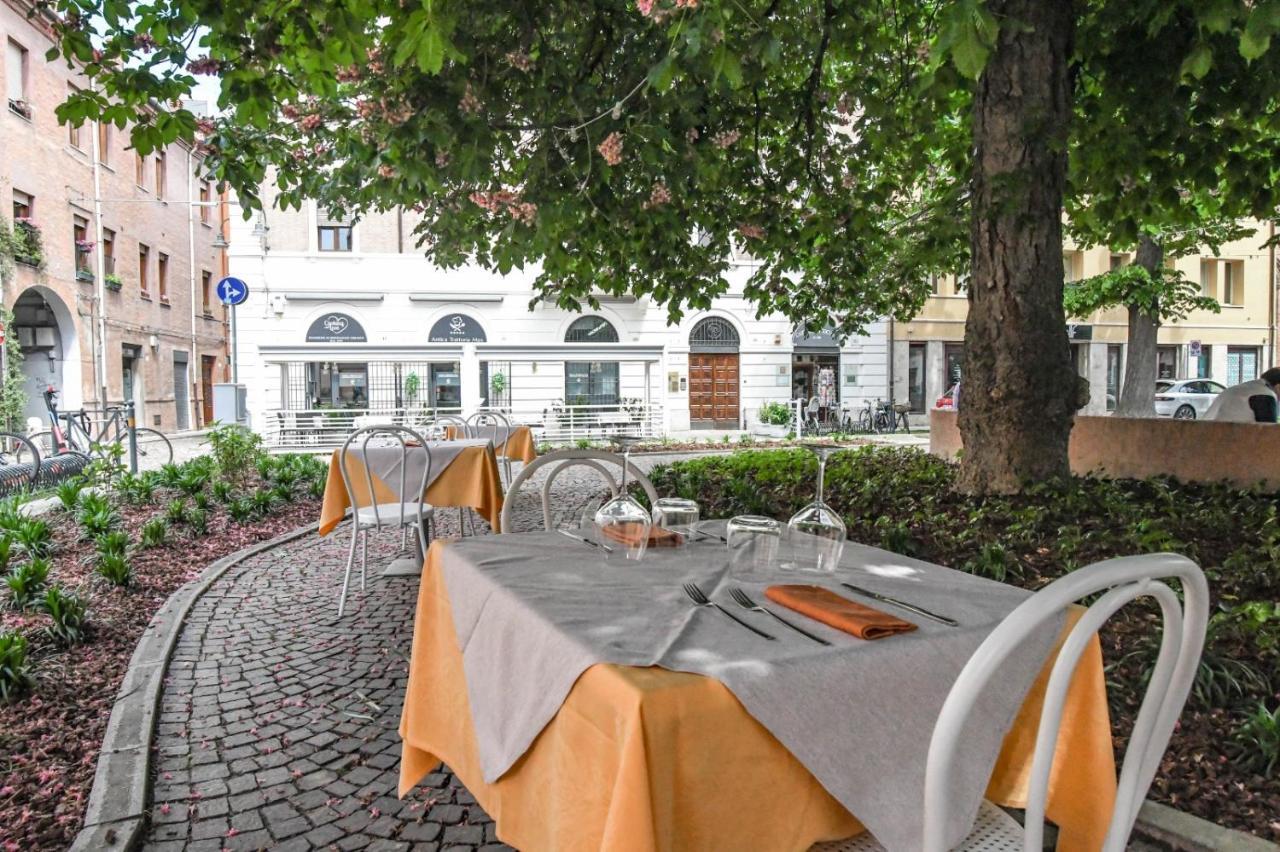 Zen Hotel Ферара Екстериор снимка